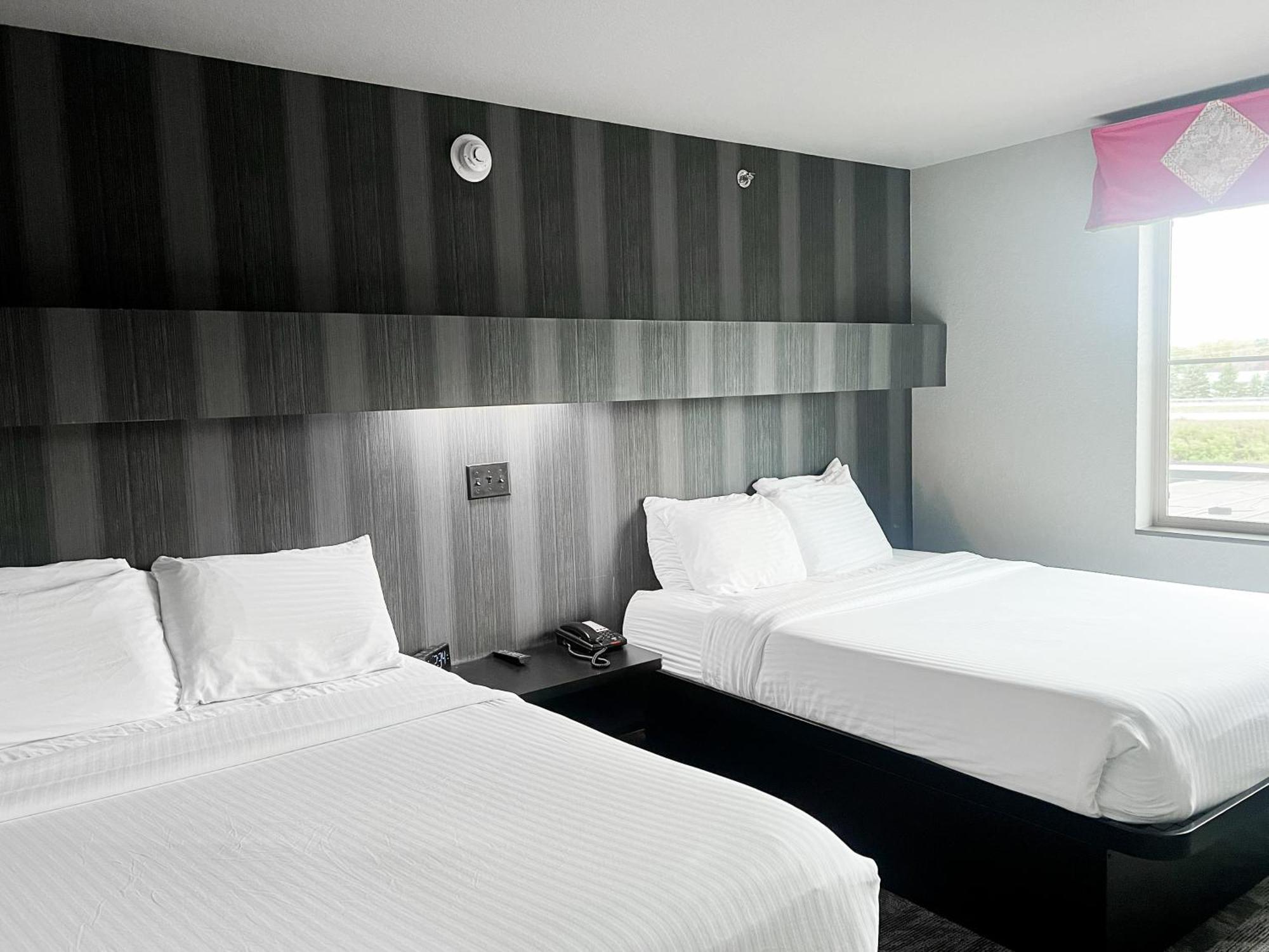 Two-Bedroom Suite,1698996943:JPEG